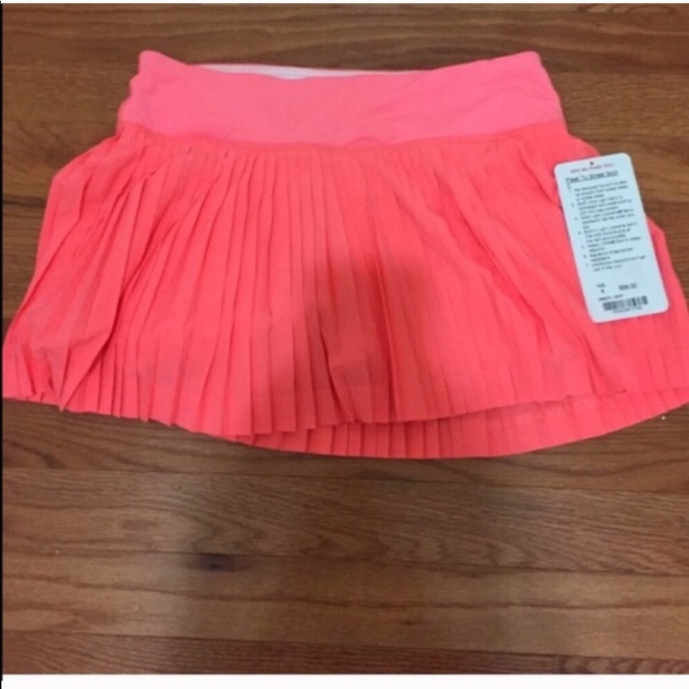Plead to street skirt